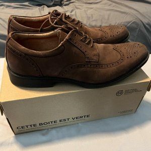 Clarks Dress Shoes Brown size 9.5